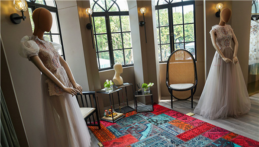 一個用猛虎之心，去細嗅薔薇的婚紗制造人