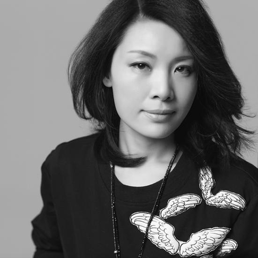 專訪呂愛(ài)華：注重對(duì)人本身的關(guān)愛(ài)