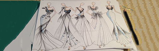 短款的設(shè)計(jì)，V領(lǐng)的交叉設(shè)計(jì)，展現(xiàn)你更美的鎖骨